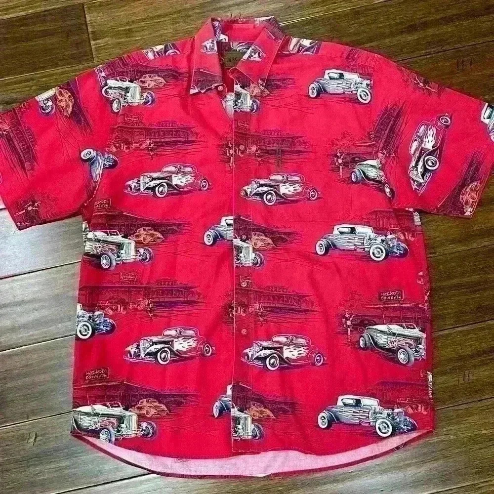 Magellan Mens Large Shirt Button Front Classic Cars
Graphic Short Sleeve - Red
